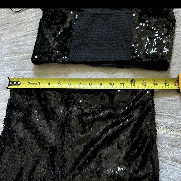 NWOT House of Harlow 1960 Halter Neck Crop Top Pants Set Black Sequin S - Picture 4 of 6